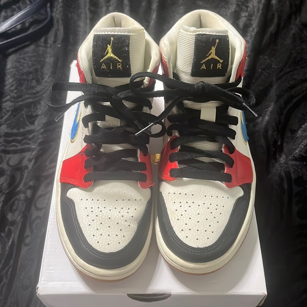 Jordan 1 mid